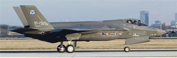 ' ڻ'  F-35A 1ȣ, ڸ 